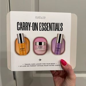 Maelys Carry-On Essentials Set